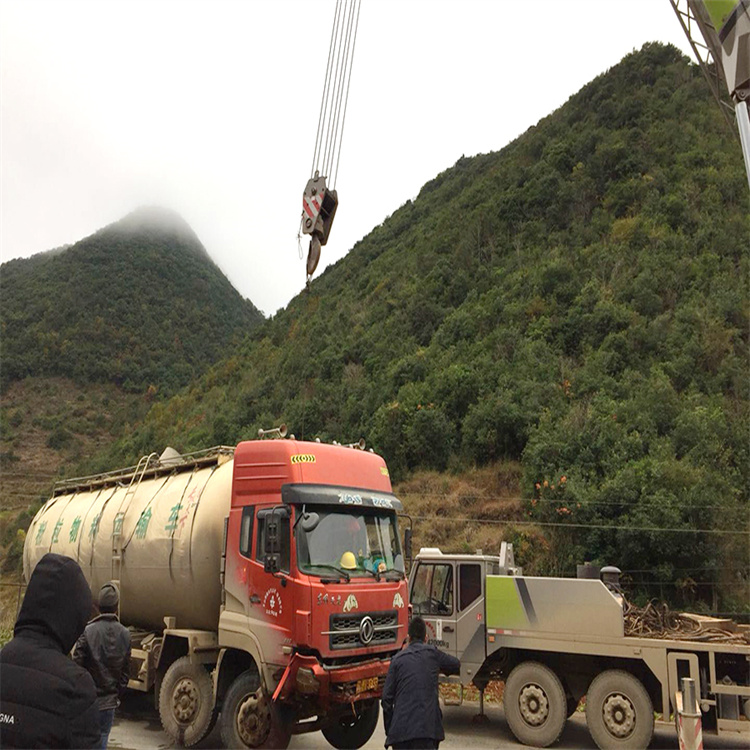 弋江道路救援大型车辆吊装